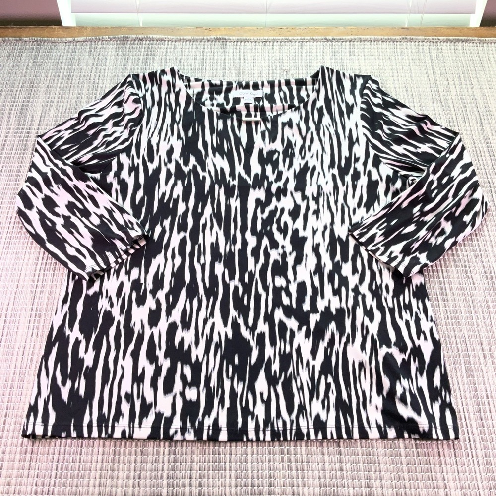 Calvin Klein Womens XL Black White Ikat Animal Print 3/4 Sleeve Keyhole Blouse